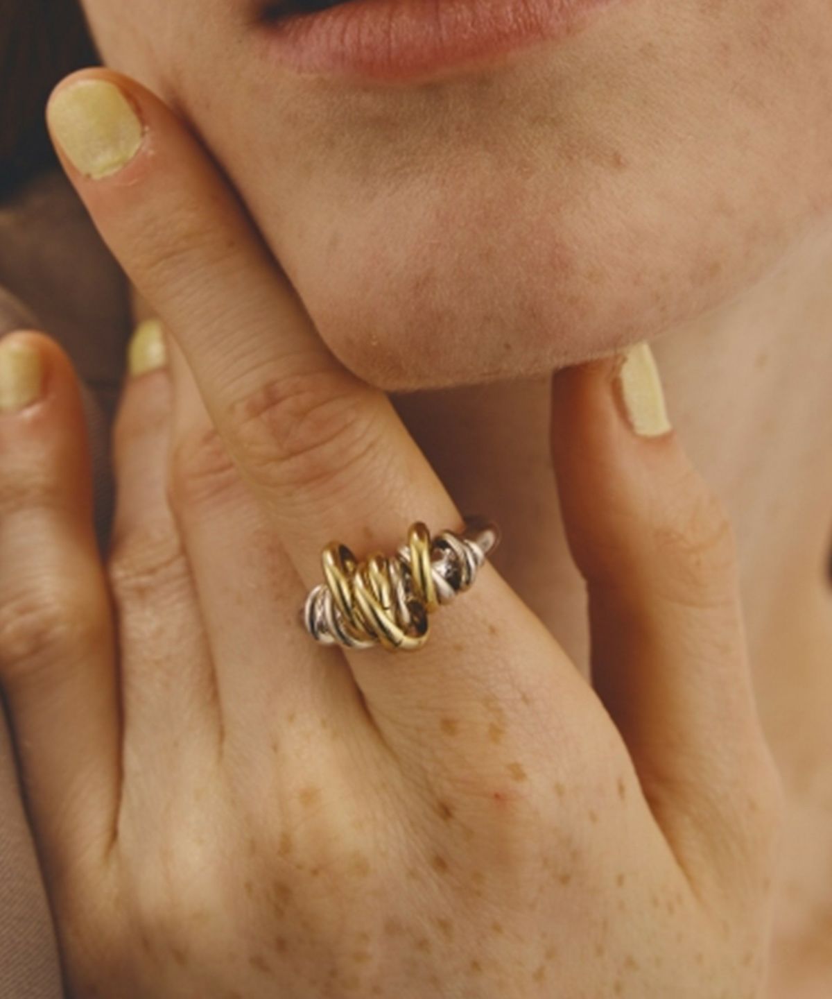 COLOR：シルバー