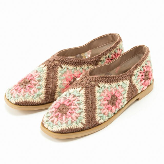 COLOR：ブラウン