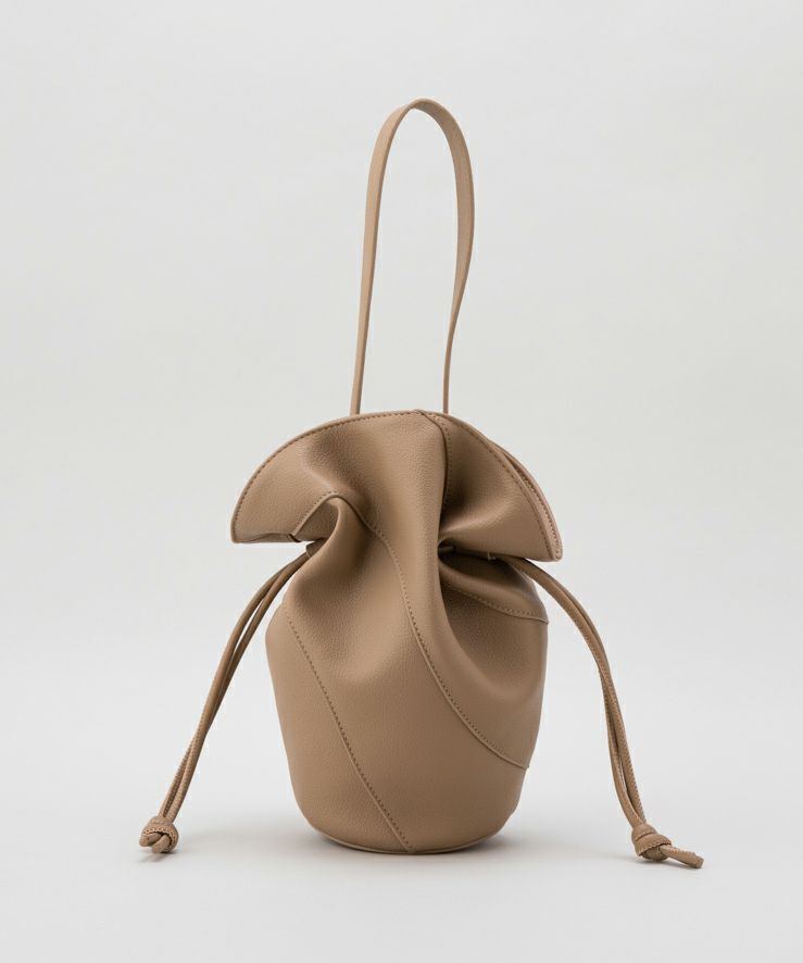 LE VERNIS] Flare drawstring bag | CASSELINI ONLINE
