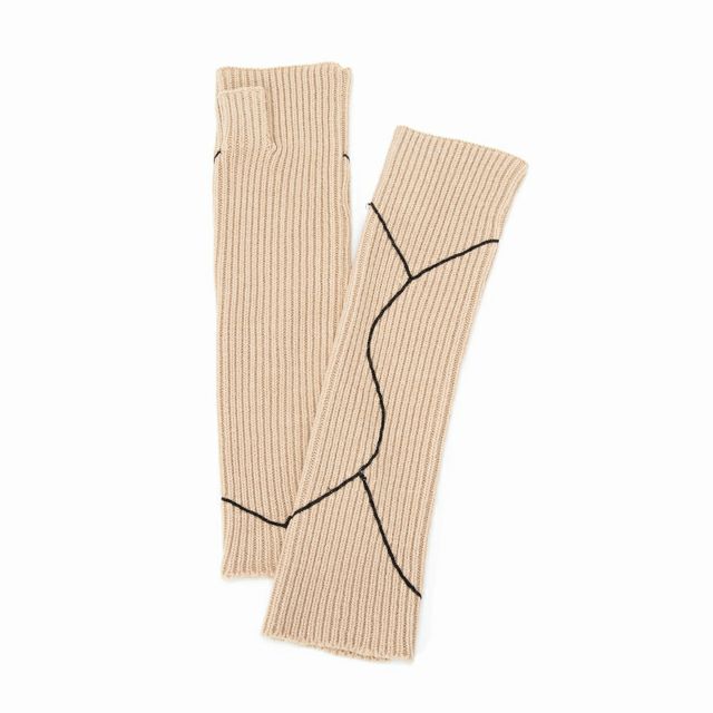 COLOR：アイボリー