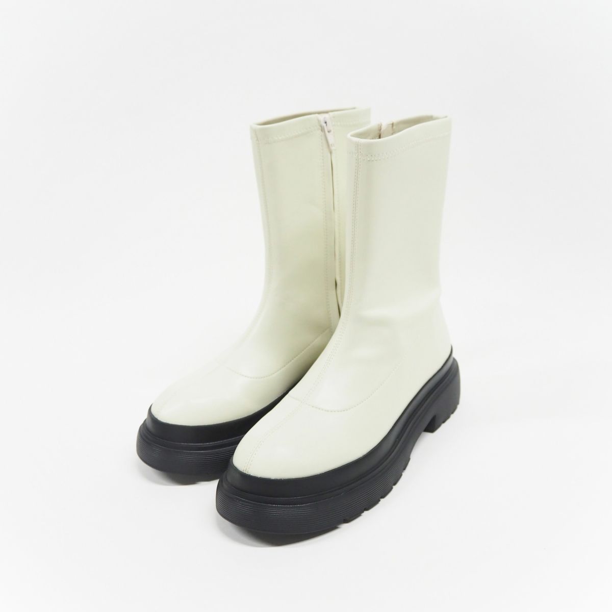 COLOR：ホワイト