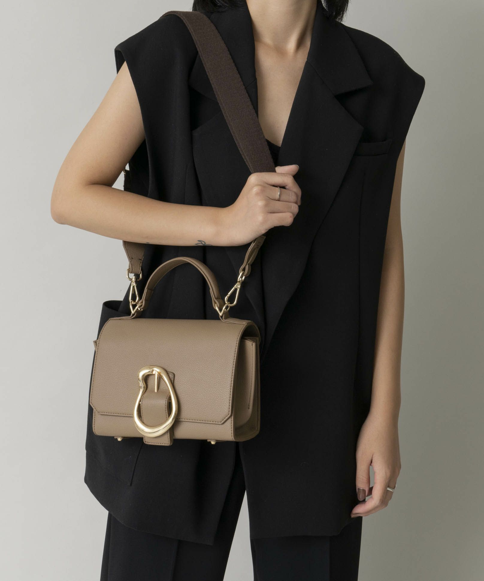 erva goldie H.P.FRANCE ミニショルダーバッグ ハンドバッグ 美味