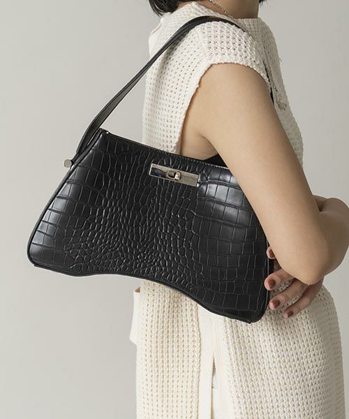 LE VERNIS] Trapeizo handbag | CASSELINI ONLINE