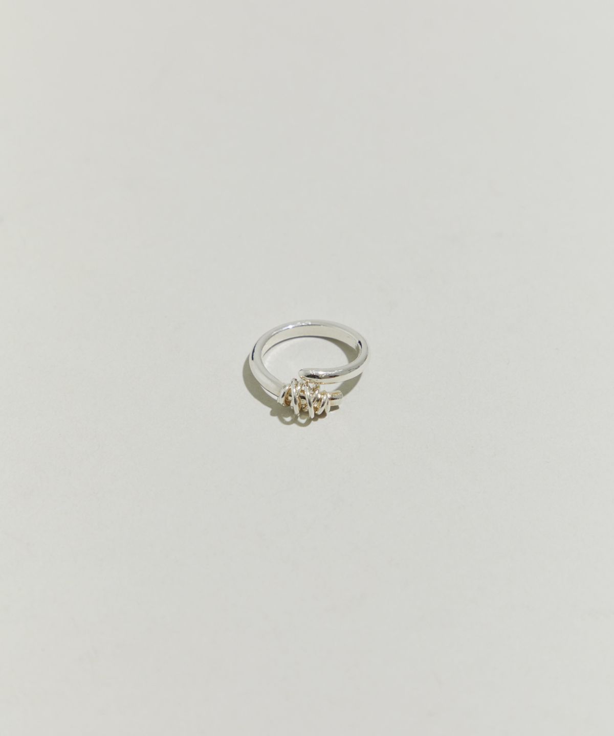 COLOR：シルバー