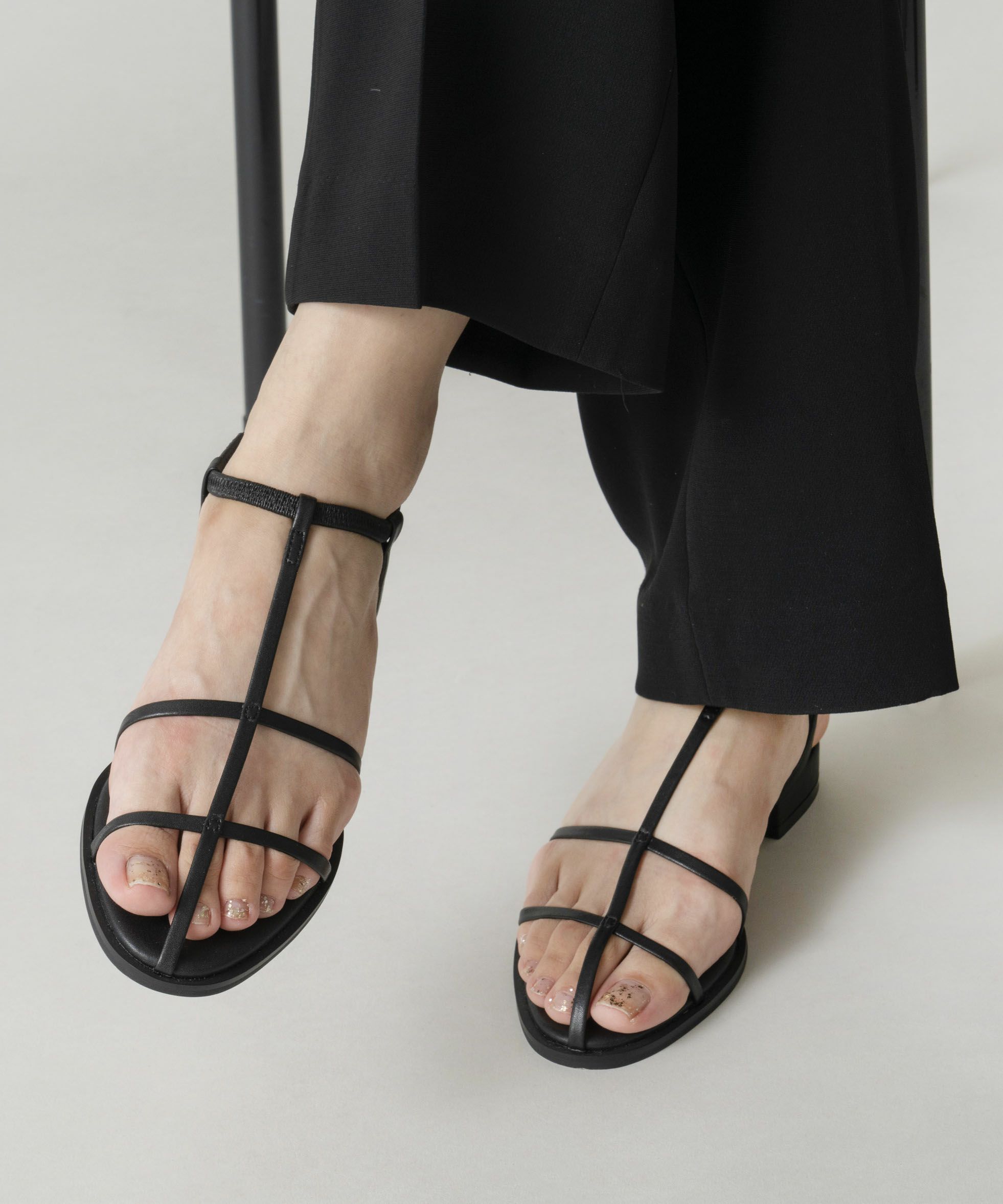LE VERNIS] I line flat sandals | CASSELINI ONLINE SHOP