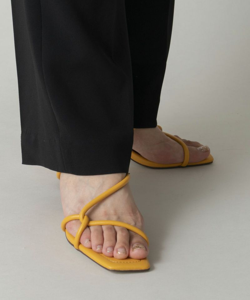 LE VERNIS] Tube cross sandals | CASSELINI ONLINE