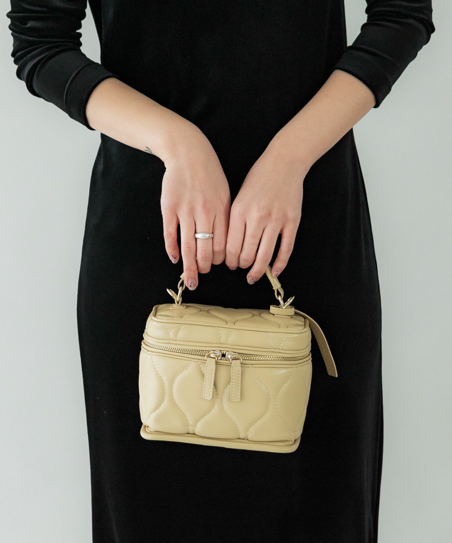 LE VERNIS] Quilting vanity bag | CASSELINI ONLINE