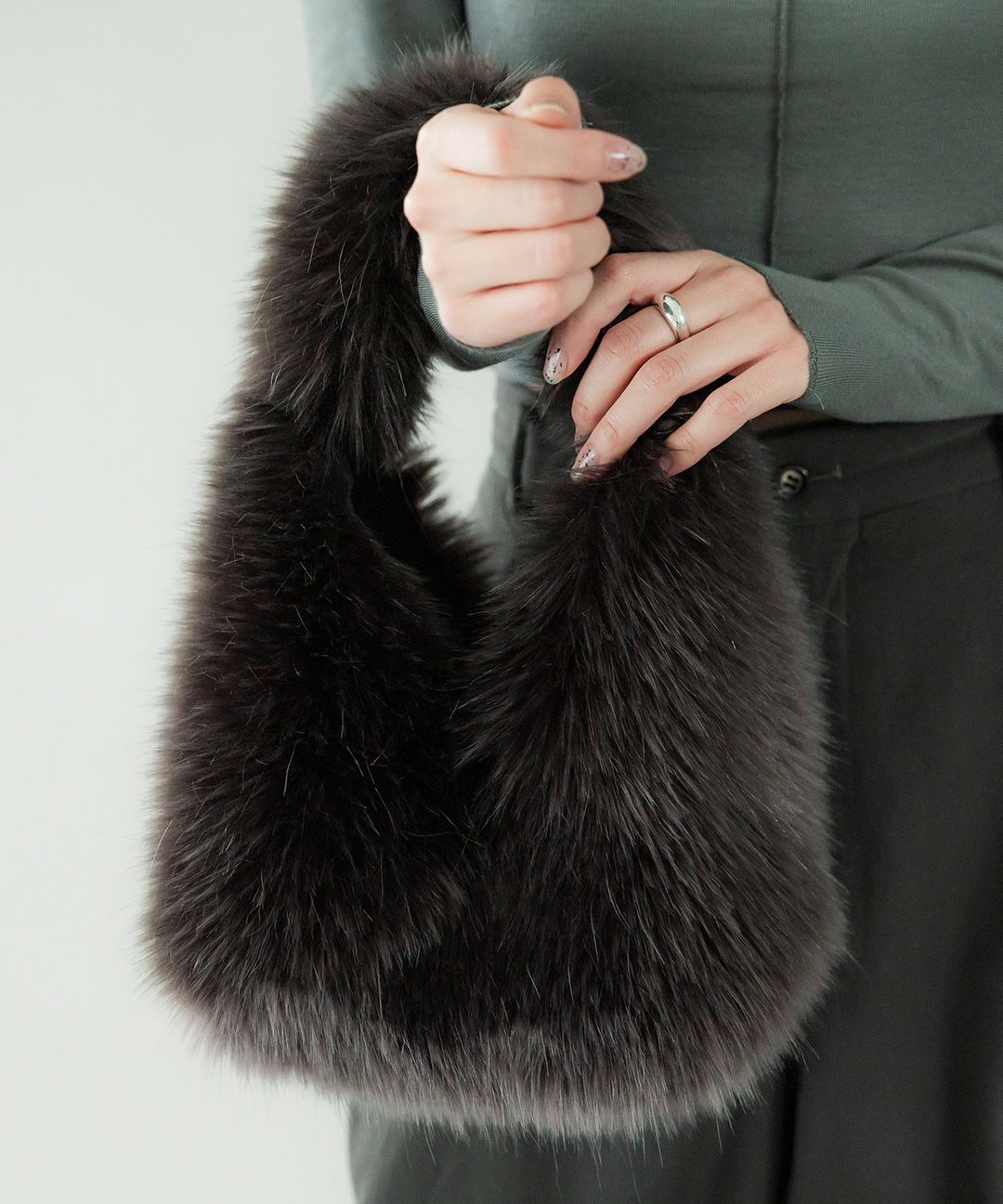 LE VERNIS] Fake fur mini bag | CASSELINI ONLINE