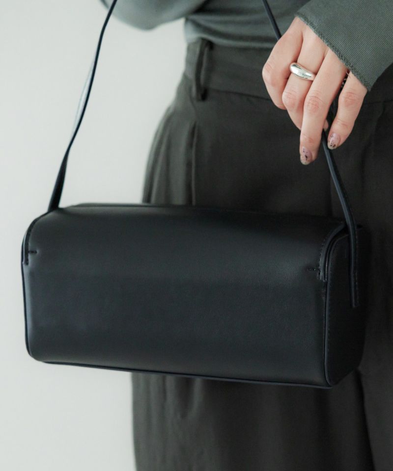 LE VERNIS] Boxy square bag | CASSELINI ONLINE