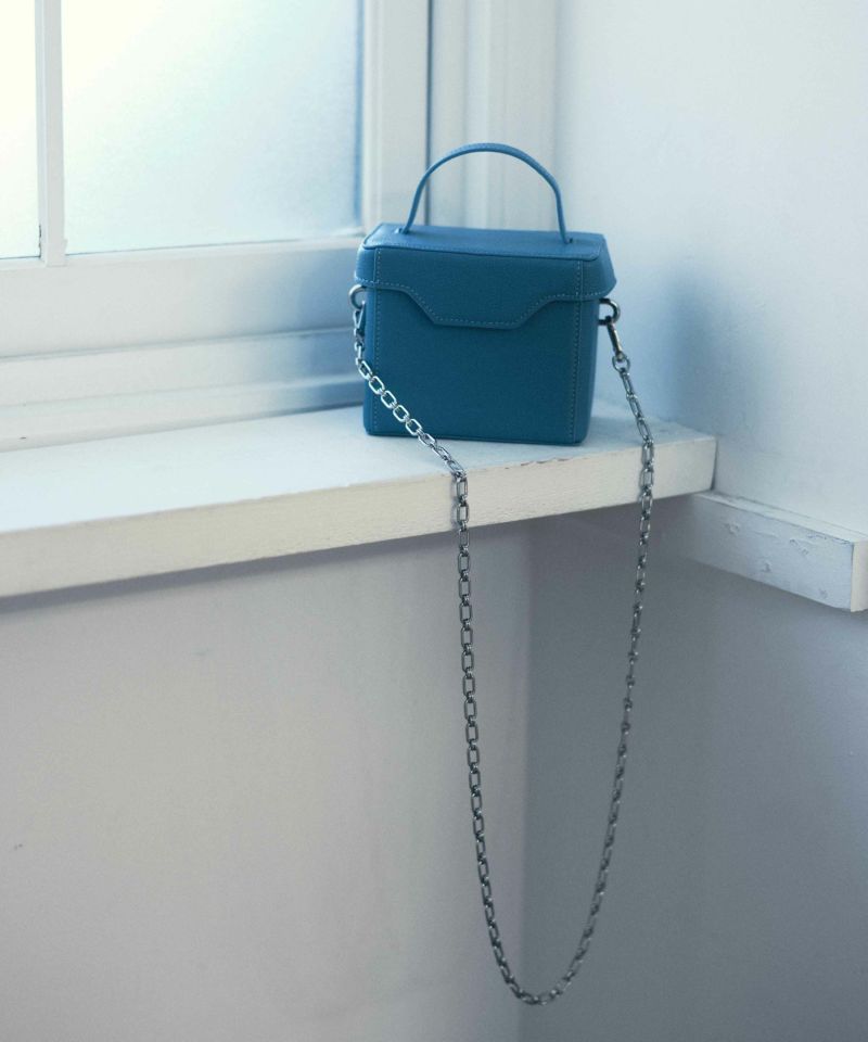 LE VERNIS] Boxy vanity bag | CASSELINI ONLINE