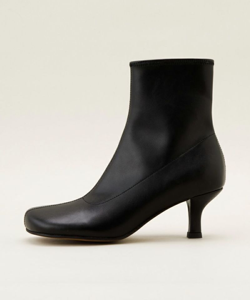 LE VERNIS] Round stretch short boots | CASSELINI ONLINE