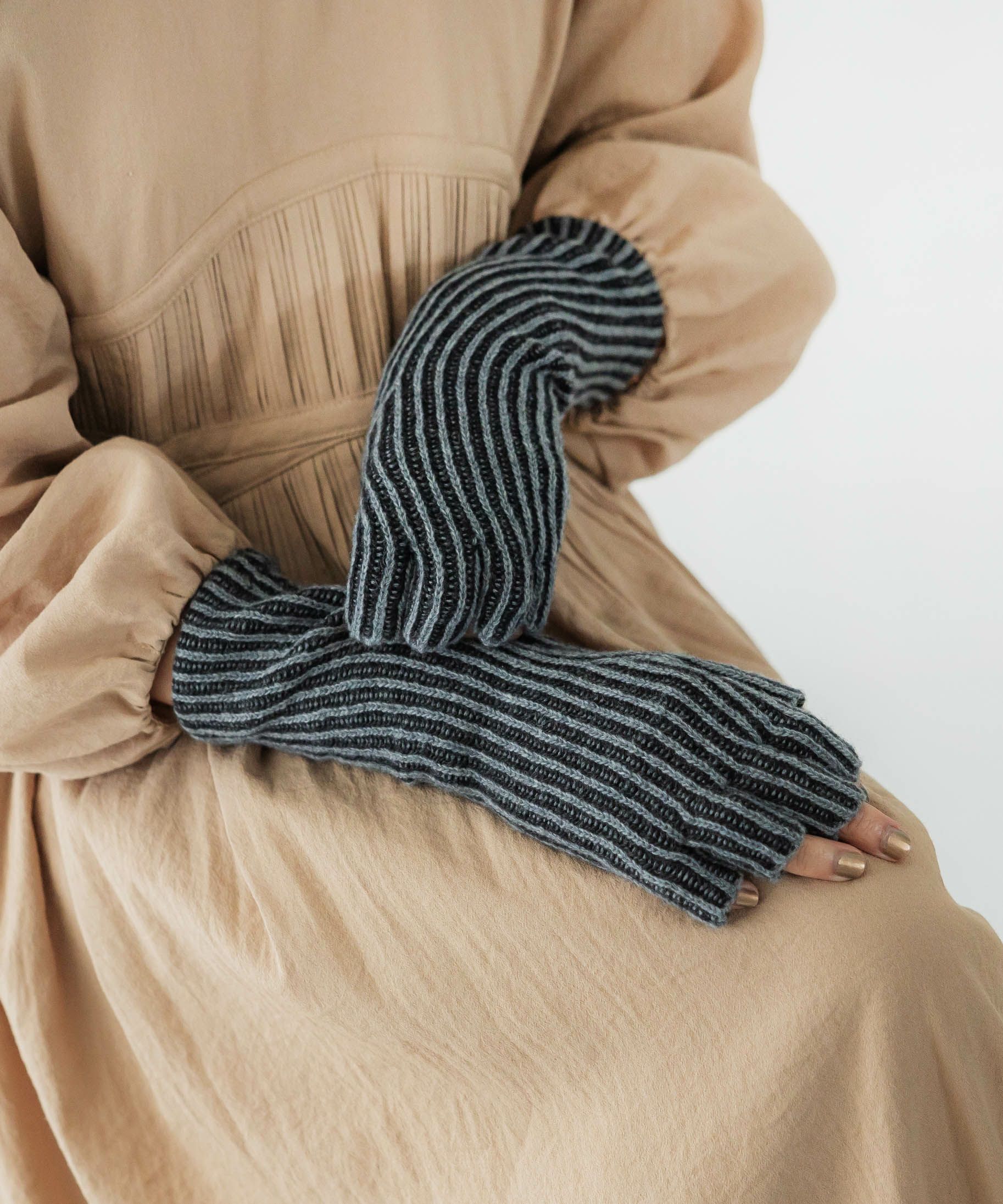 CONTROL FREAK(コントロールフリーク)ツートンリブアームウォーマー