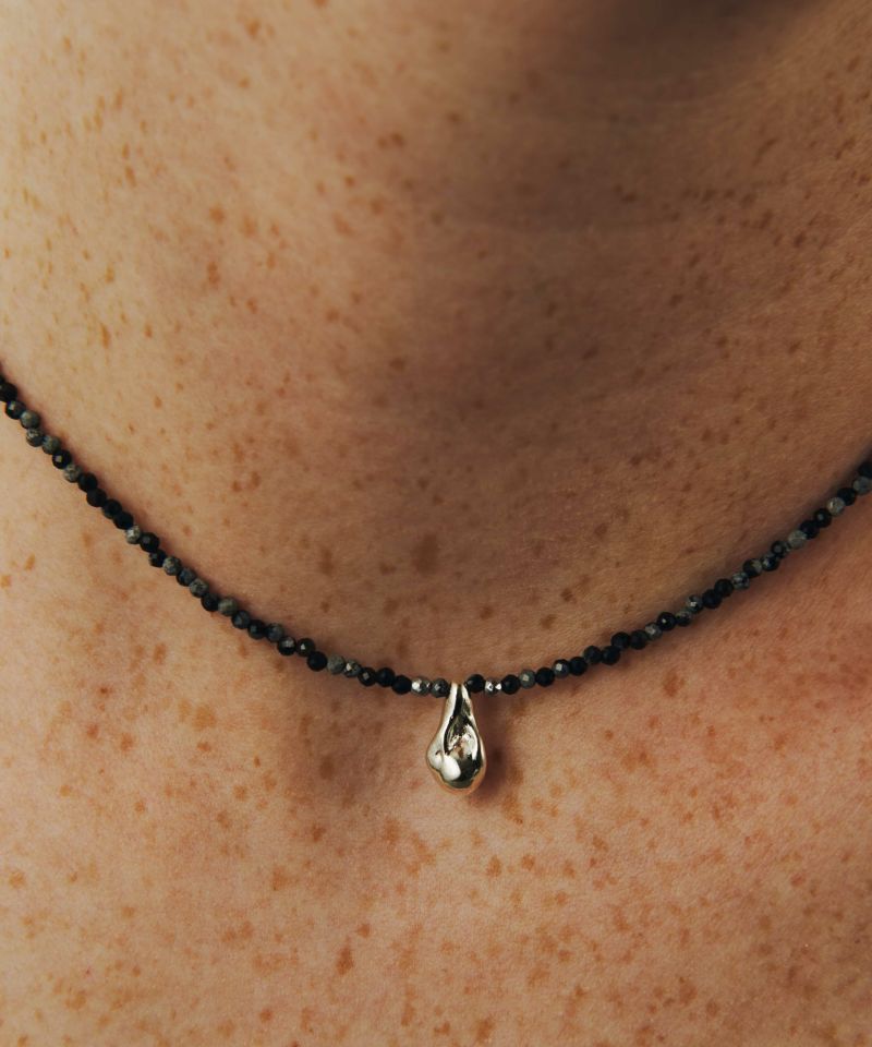 LAPUIS] Oyster gemstone necklace | CASSELINI ONLINE