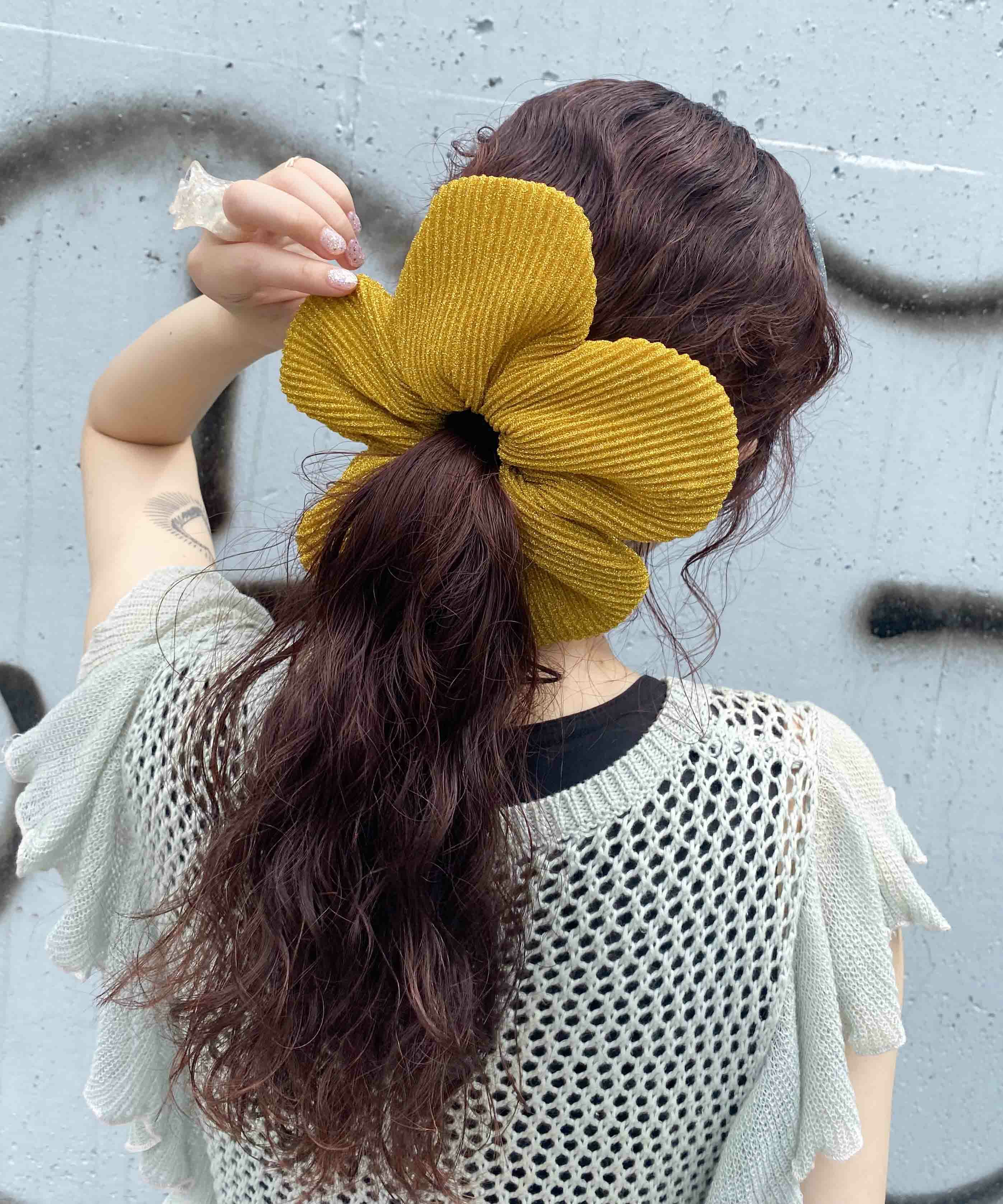 ハンドメイド お花 シュシュ たためる ヘアゴム フラワー ビーズ ブルー 1