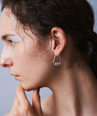 LAPUIS] Coil heart hoop earrings | CASSELINI ONLINE