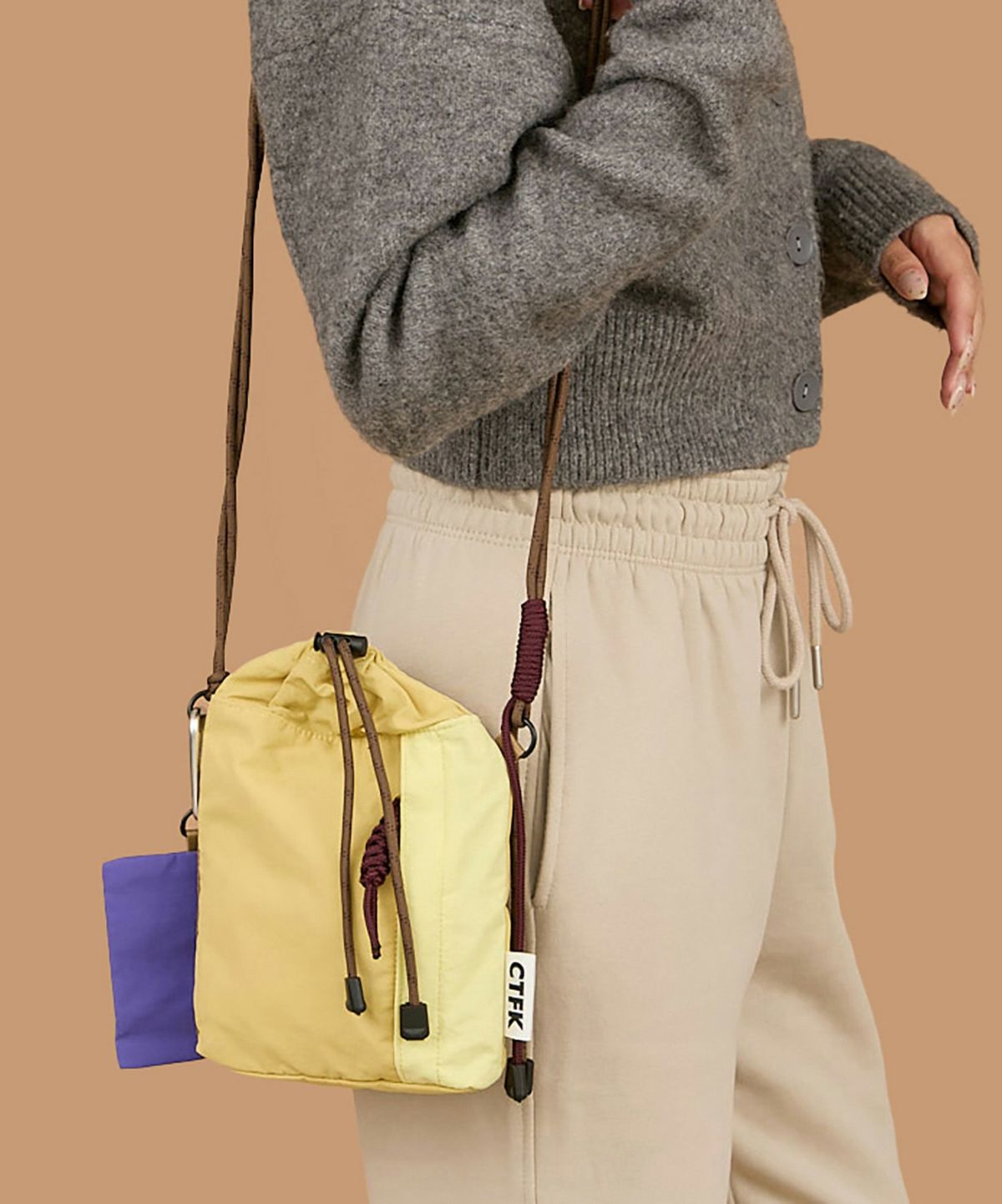 COLOR:マスタード