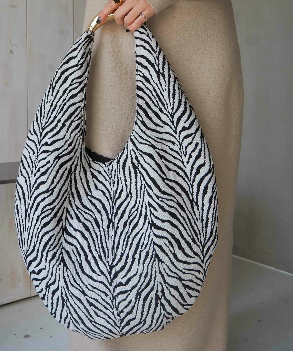LE VERNIS] Sculpture bag M | CASSELINI ONLINE
