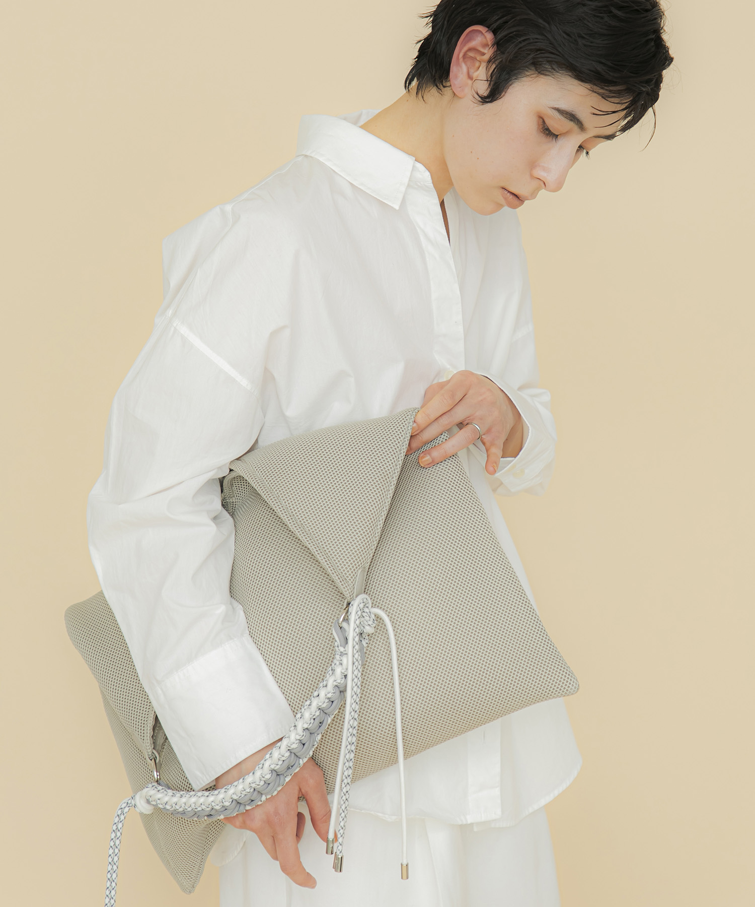 LE VERNIS] Paracord handle mesh bag | CASSELINI ONLINE