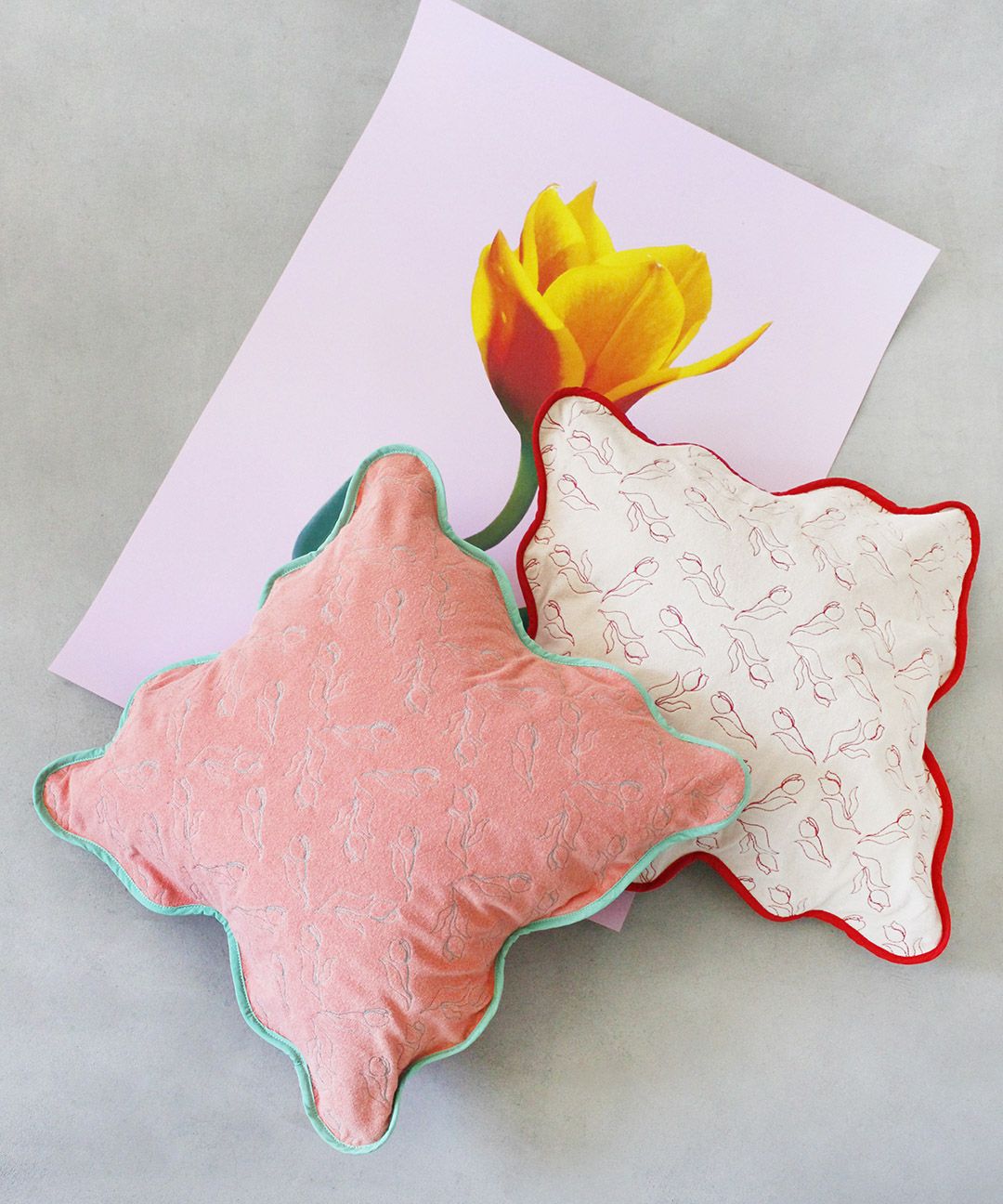 Casselini HOME(キャセリーニ ホーム)パイル刺繍クッションカバー