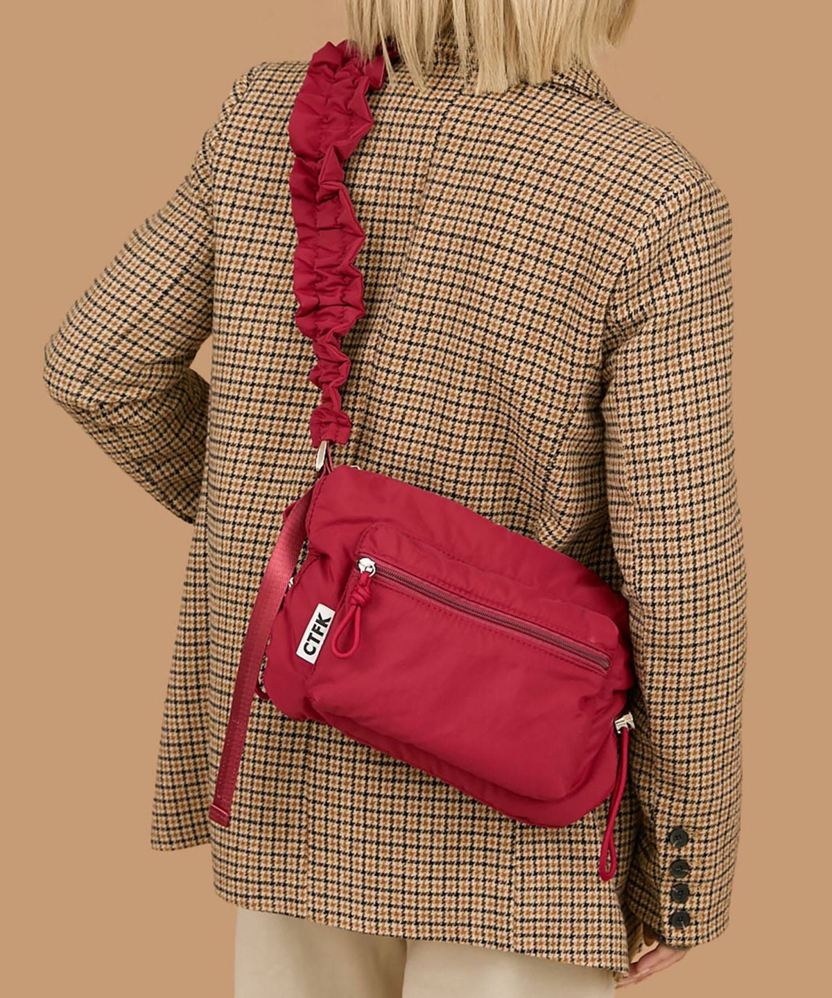 COLOR：ボルドー