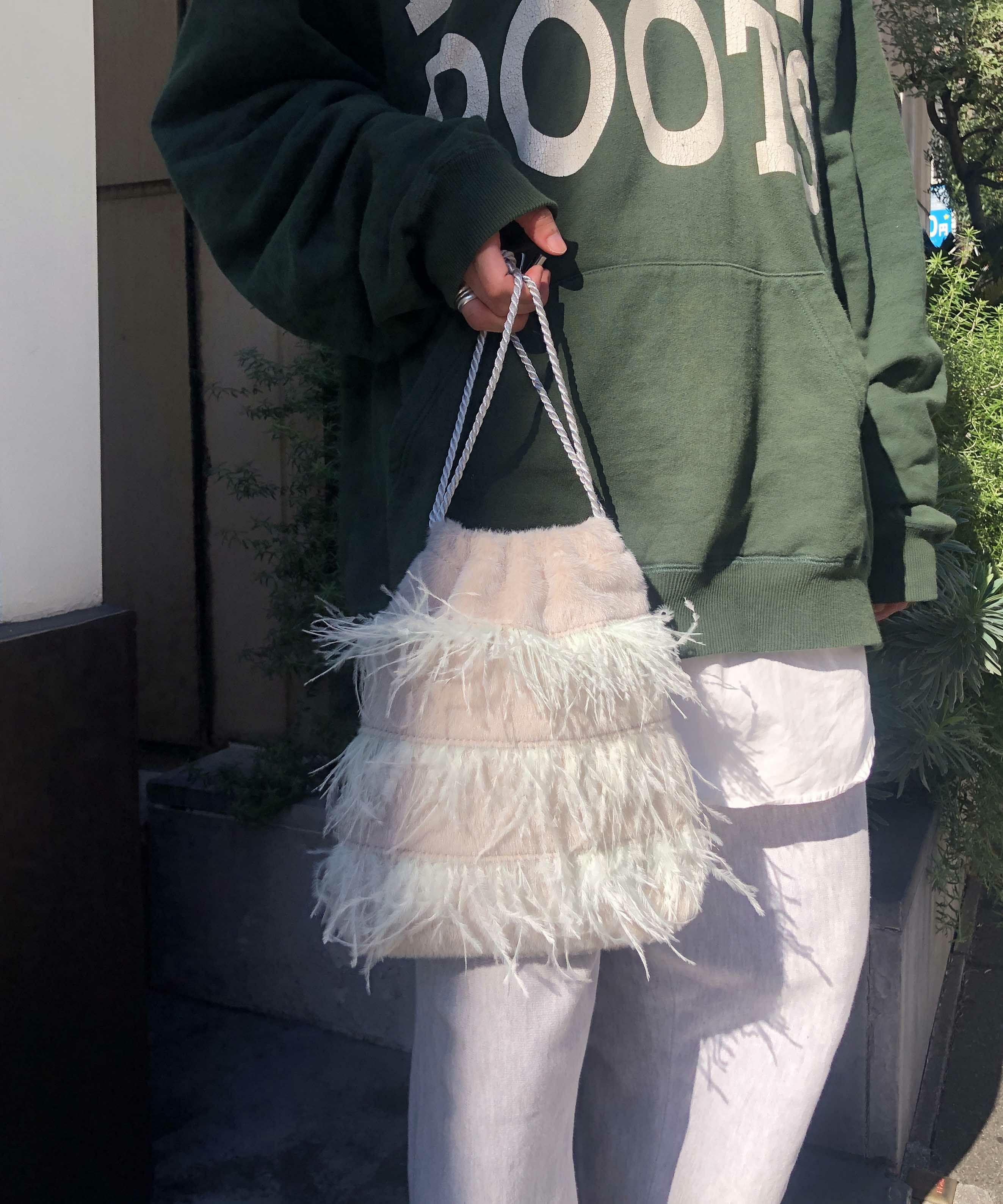 Fifi Chachnil 巾着 Casselini(キャセリーニ)フラッフィーフェザー巾着 | CASSELINI ONLINE