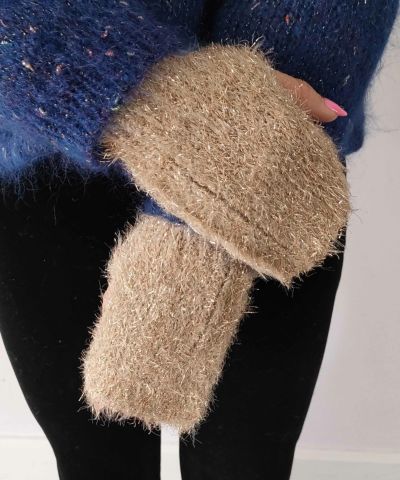CELINE セリーヌ　フィービー　ムートン　ハンドウォーマー　手袋 CELINE(セリーヌ) 手袋(メンズ) - 海外通販のBUYMA