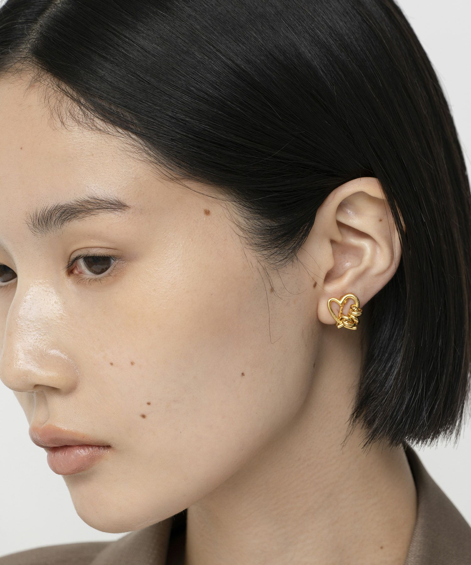 LAPUIS] Line coil heart earrings M | CASSELINI ONLINE SHOP