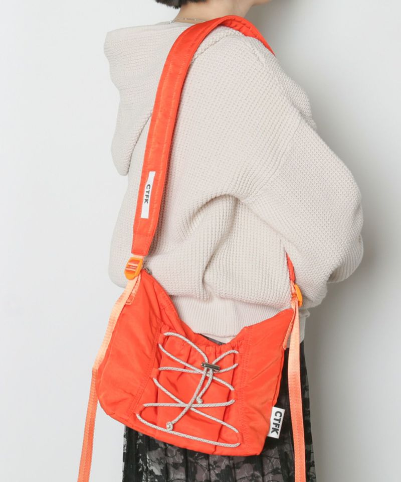 ☆完売品・新品・未使用☆プリングルズ2way/バケツショルダーバッグ　イエロー バケツバッグ」に該当するバッグ（イエロー/黄色系