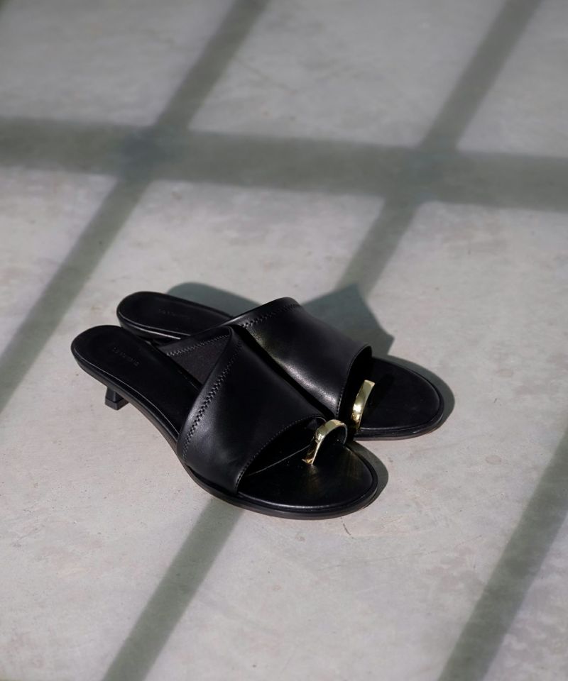 LE VERNIS ルベルニ Toe ring sandals 追加》LE VERNIS/ルベルニ Toe ring sandals（サンダル）｜NOBLE