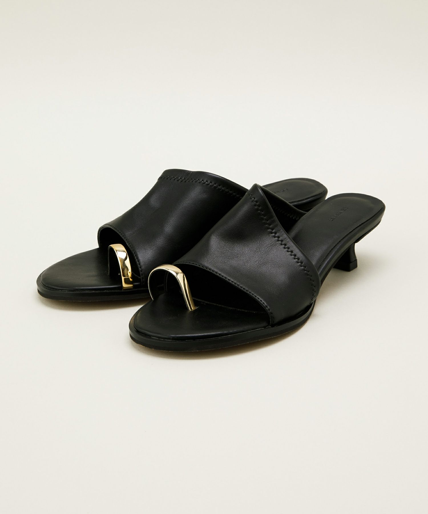 LE VERNIS] Toe ring sandals | CASSELINI ONLINE