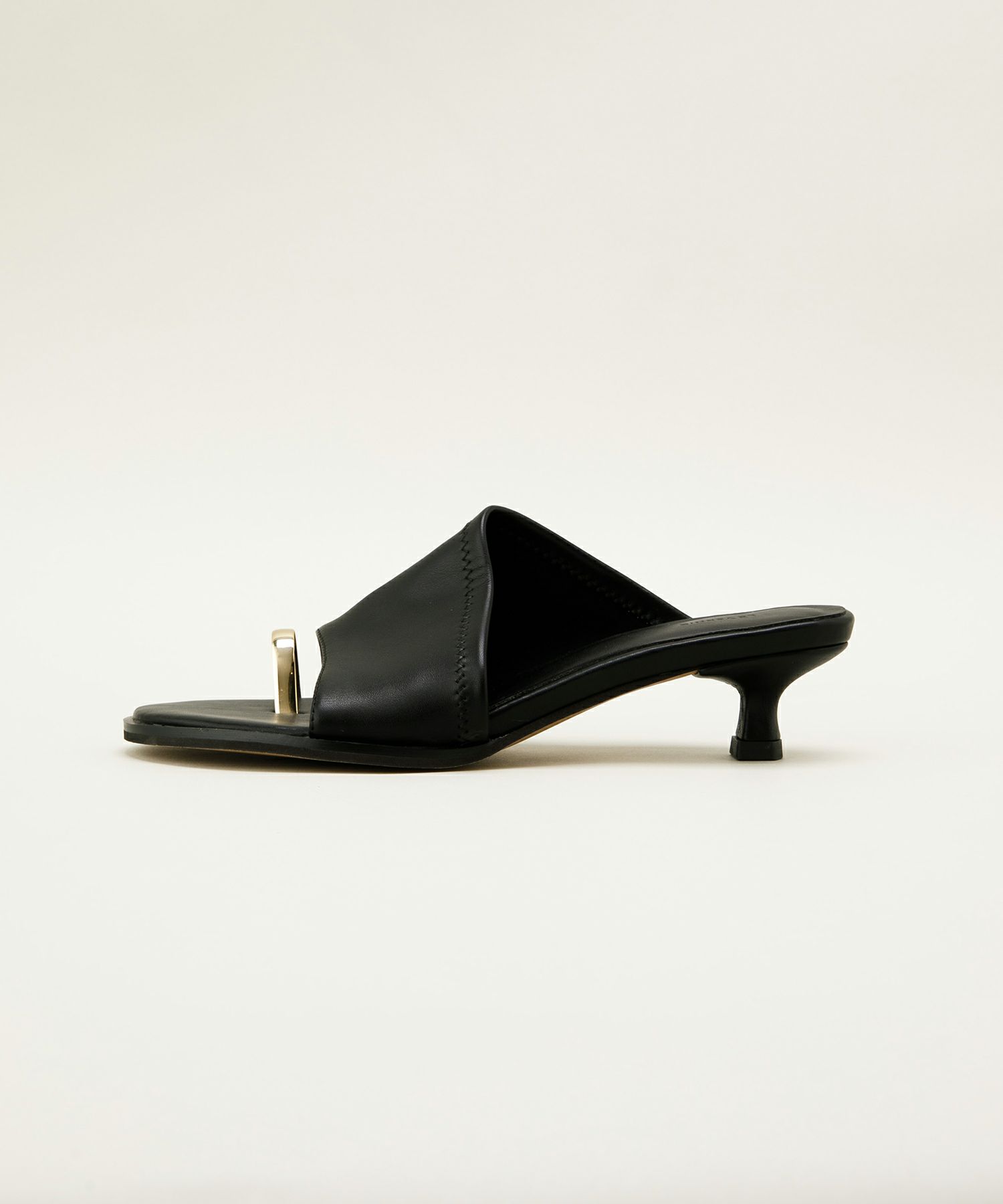 LE VERNIS] Toe ring sandals | CASSELINI ONLINE