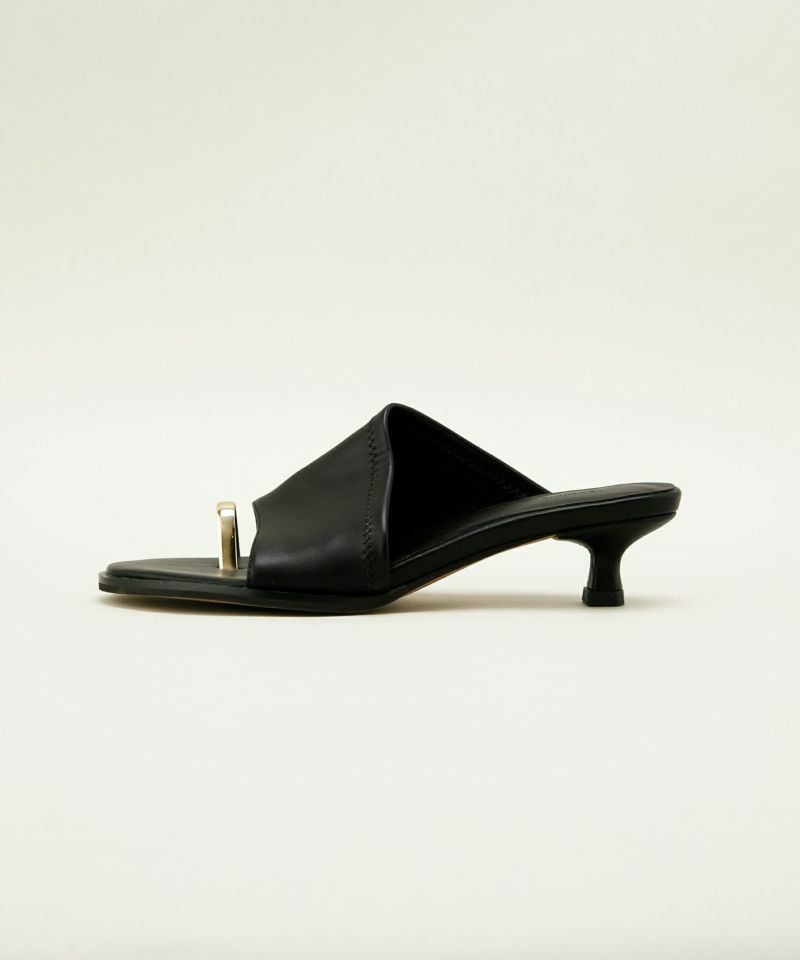 新色追加】[LE VERNIS] Toe ring sandals＜5月中旬発送予定