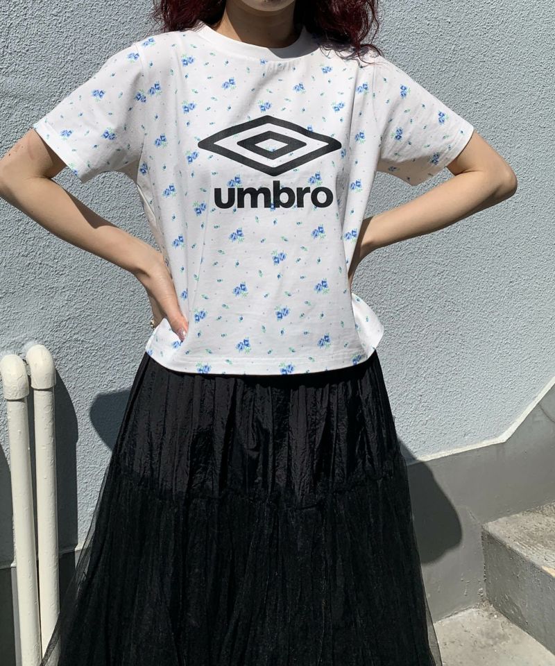 Casselini(キャセリーニ)【UMBRO × Casselini】花柄ロゴTシャツ