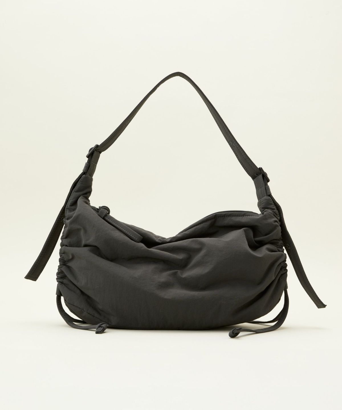 COLOR:チャコール