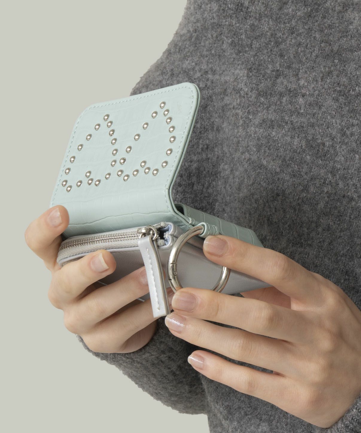 Casselini(キャセリーニ)ハートスタッズマルチケース | CASSELINI