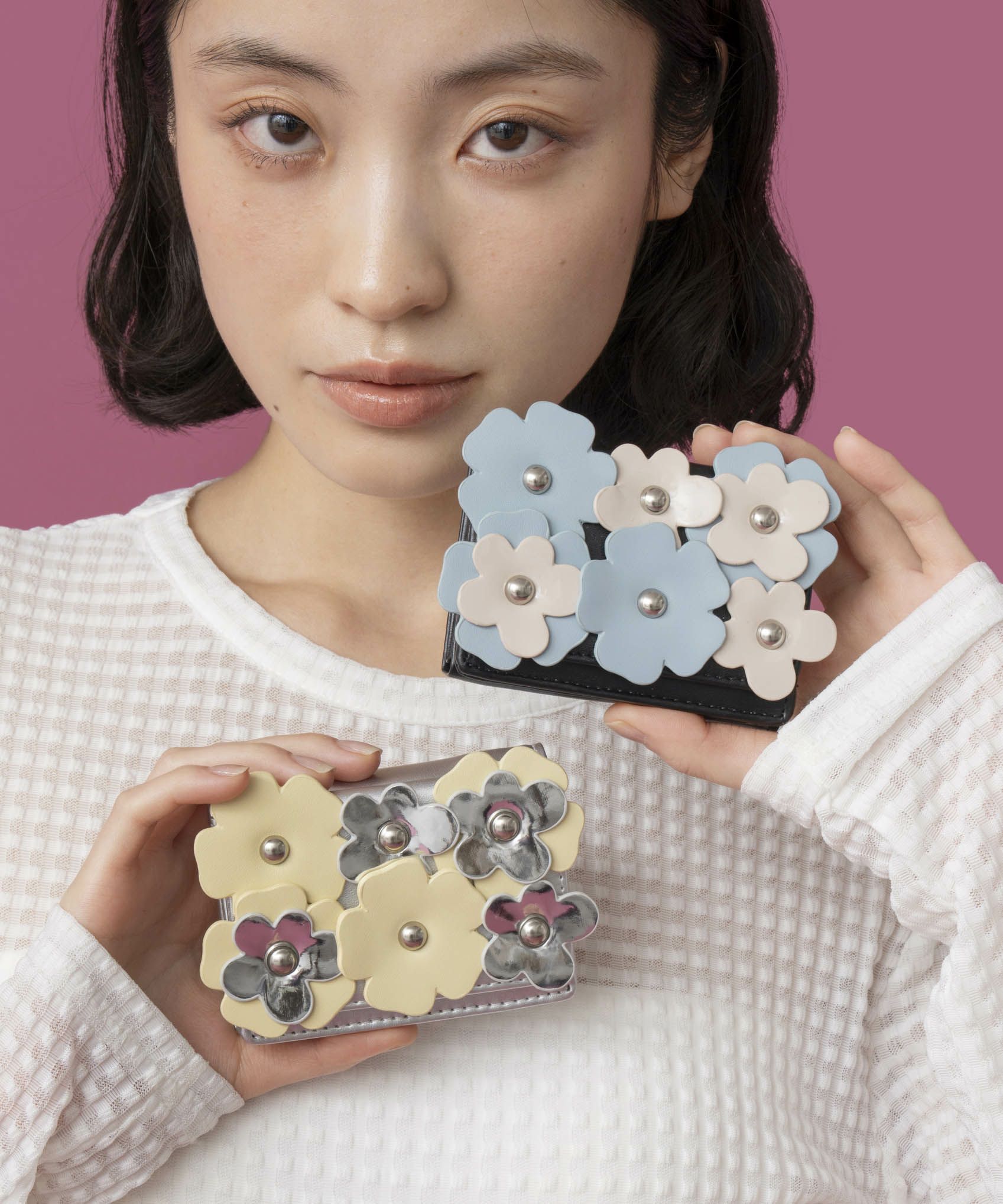 SALE!ANTEPRIMA ミニウォレット★お花モチーフ ANTEPRIMA（アンテプリマ） 財布 二つ折り 小銭入れ ラウンド