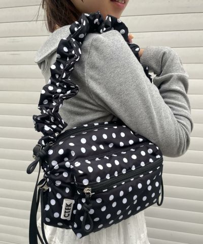 LE VERNIS Sculpture bag M ブラック LE VERNIS] Sculpture bag M | CASSELINI ONLINE SHOP