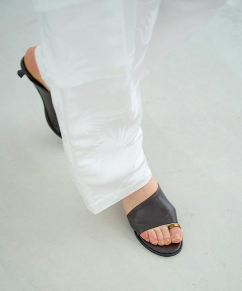追加生産】[LE VERNIS] Toe ring sandals＜8月中旬発送予定