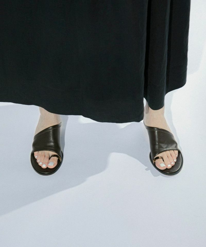 追加生産】[LE VERNIS] Toe ring sandals＜8月中旬発送予定