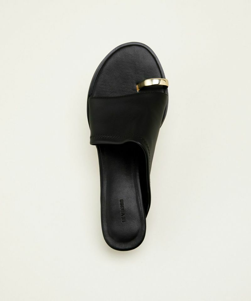 LE VERNIS(ル・ベルニ)Toe ring sandals（サンダル）｜LE VERNIS
