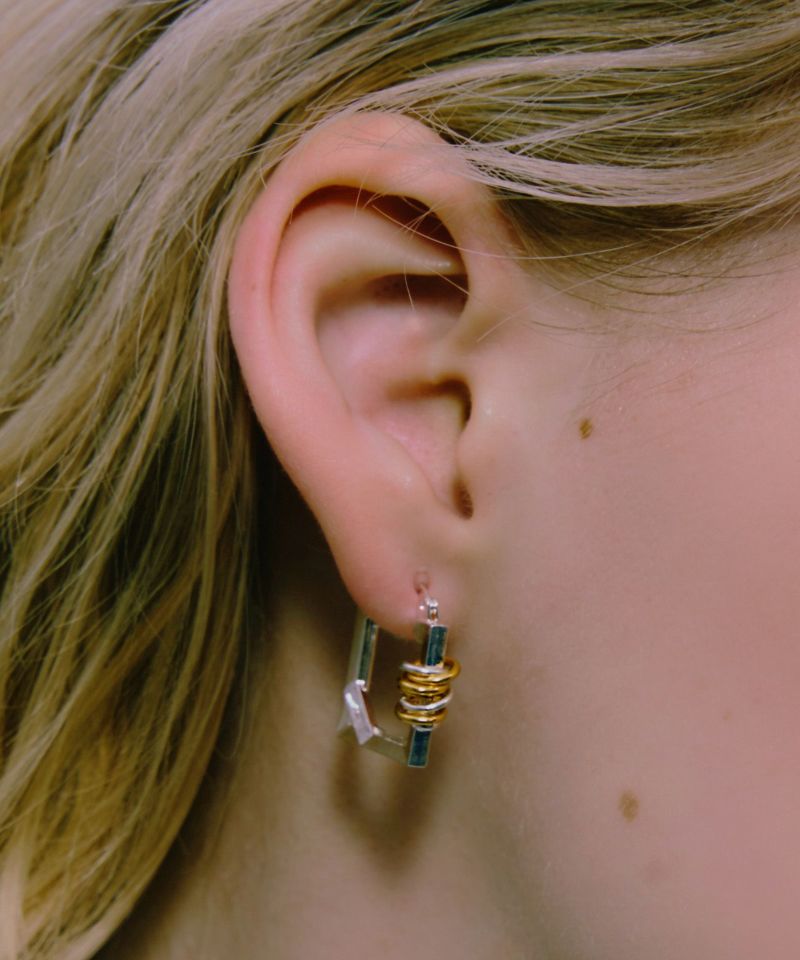 LAPUIS] Coil Frame pierced earrings＜9月上旬発送予定