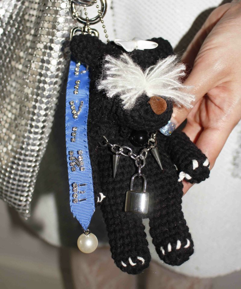 HEY! Mrs ROSE(ヘイ！ミセスローズ)Crochet Dog LipCharm | CASSELINI