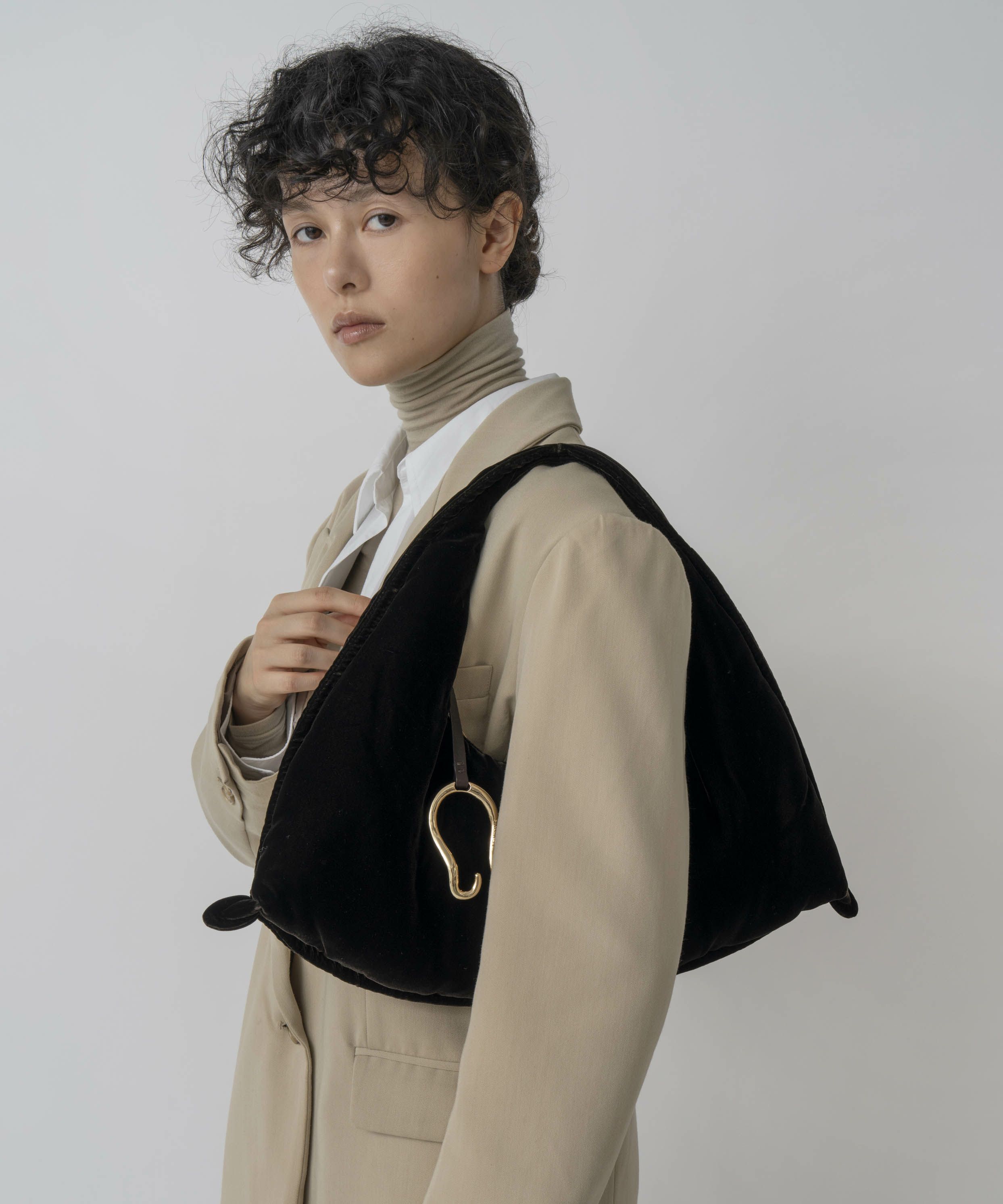 LE VERNIS] Poire velvet bag | CASSELINI ONLINE SHOP