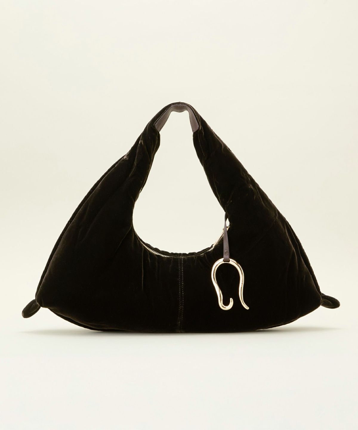 COLOR：ブラウン