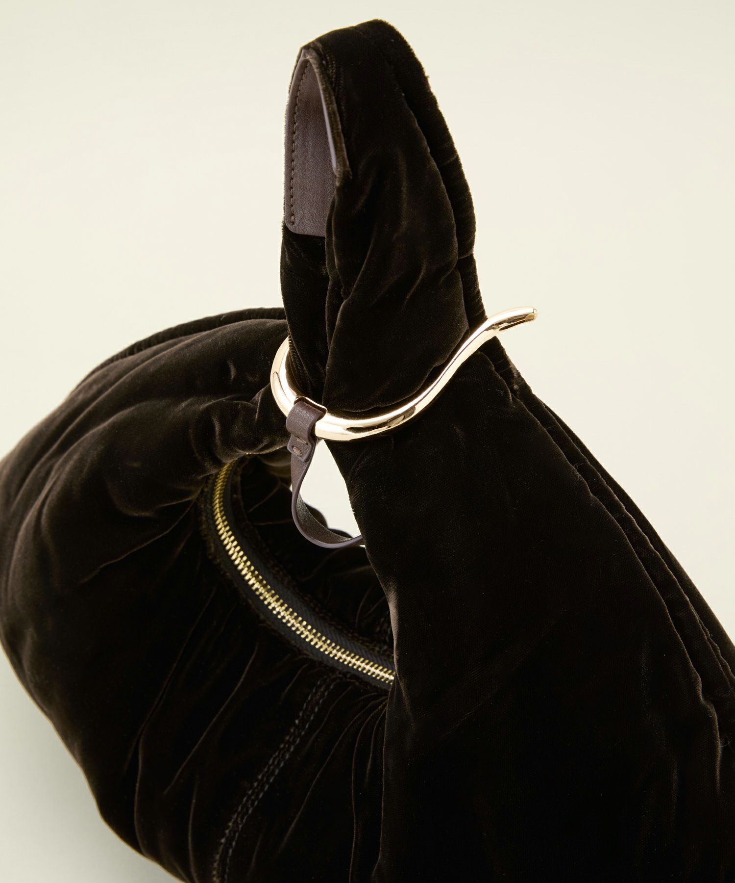 LE VERNIS] Poire velvet bag | CASSELINI ONLINE SHOP