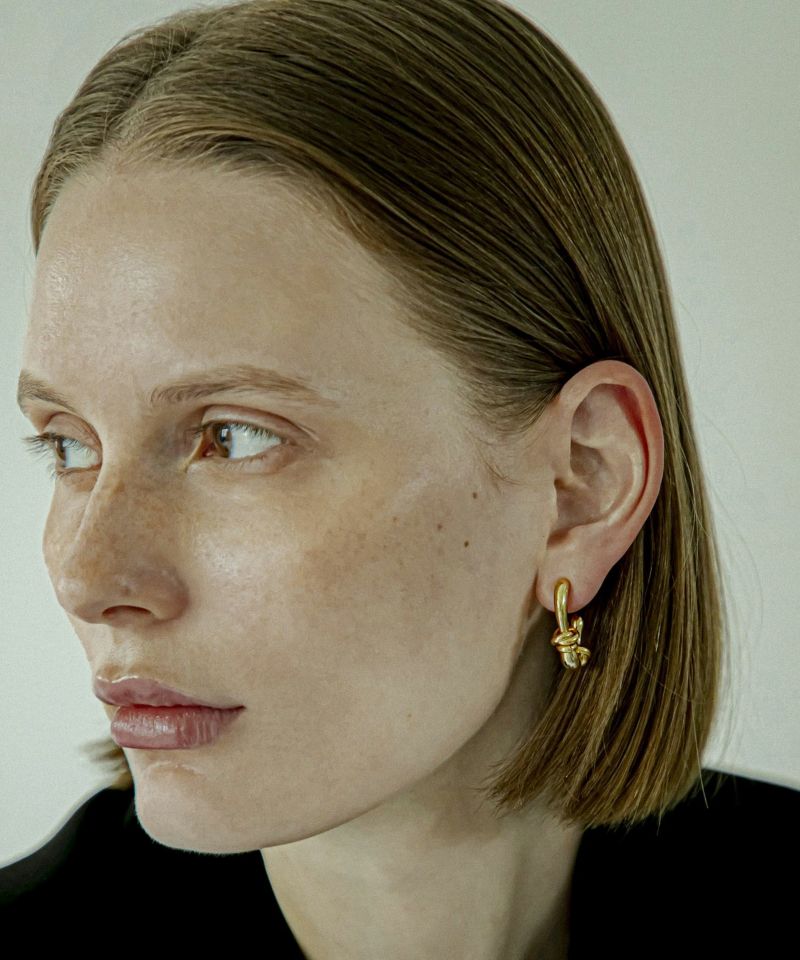 LAPUIS] Flow coil pierced earrings | CASSELINI ONLINE SHOP